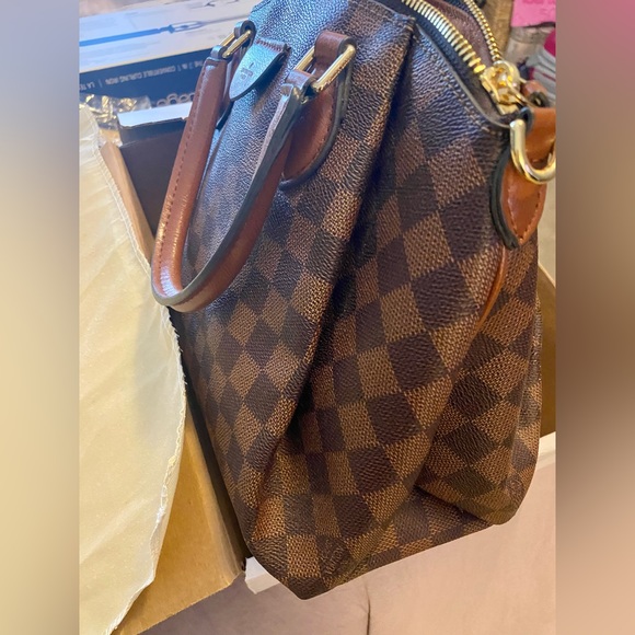 Beautiful Handbag ๐๐๐ - Picture 4 of 9